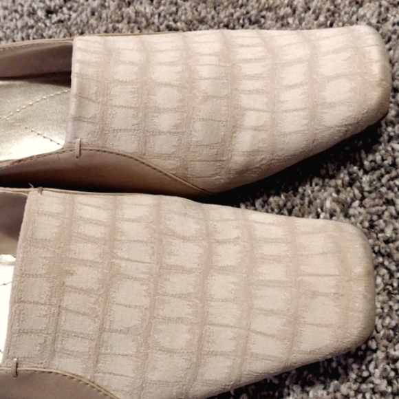 LIZ CLAIBORNE NATURAL CROCCA FABRIC FLEX MID-HEEL SQUARE TOE SIZE 8M MULES/SHOES - Picture 6 of 12